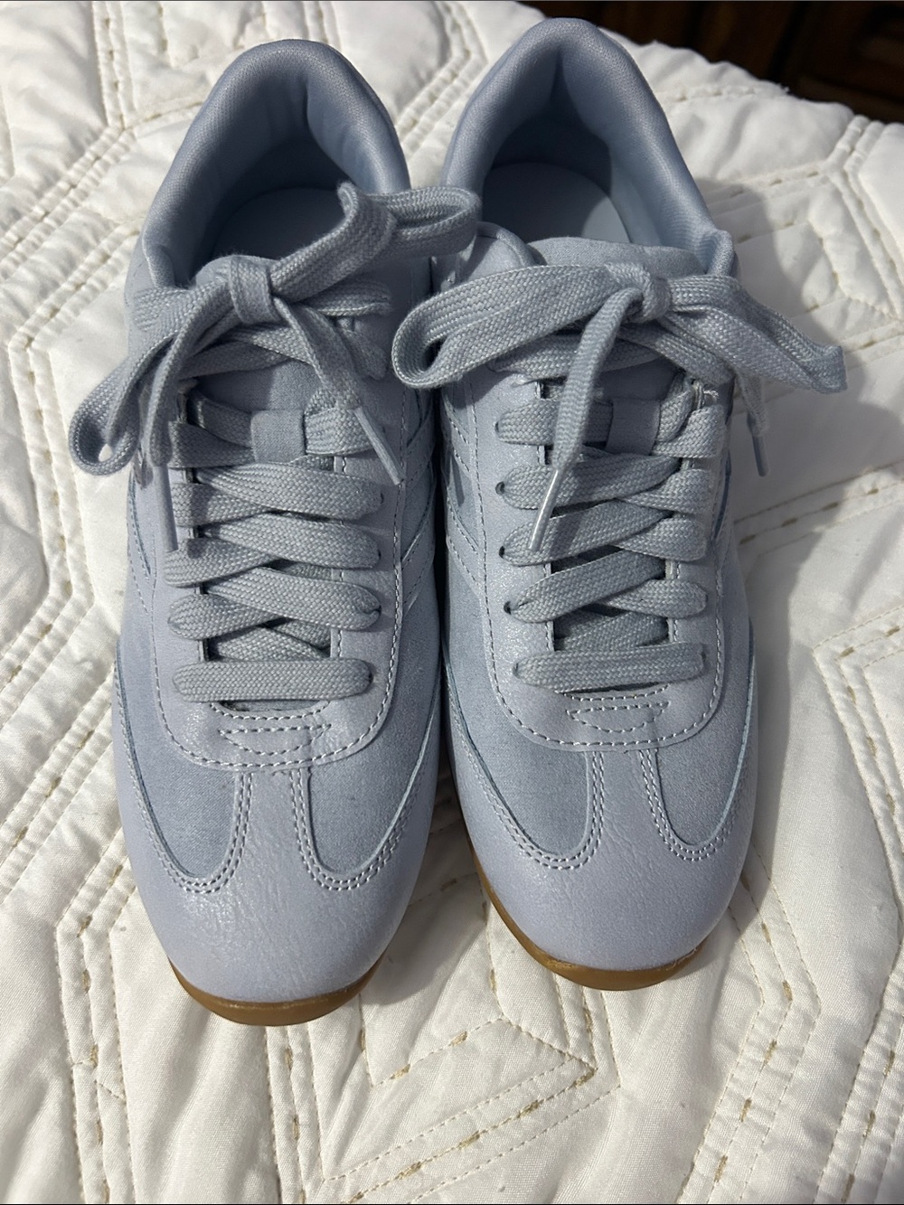 Time and Tru Light Gray Casual Lace-Up Sneakers